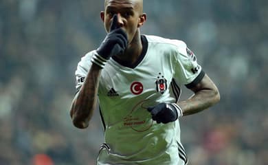 Rival do Manchester United entra na briga por Anderson Talisca - Lance!