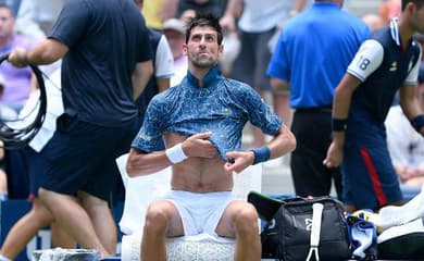 Covid-19: Djokovic afastado de torneios de ténis nos EUA por recusar ser  vacinado - SIC Notícias