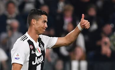 Juventus sai na frente, mas cede empate e deixa Inter na liderança