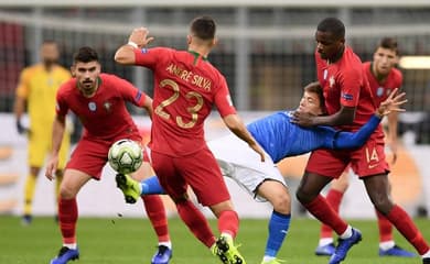 Só uma pode ir à Copa: Itália e Portugal caem na mesma chave da