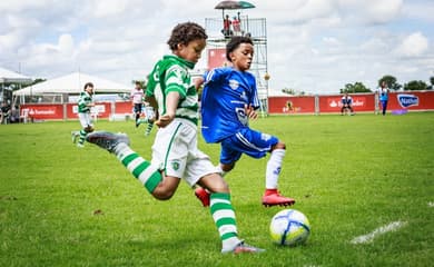 Jogo Desafio De Futebol Infantil Campeões Do Brasil