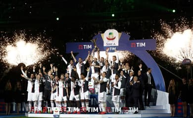 Globoesporte.com > Futebol Internacional > Campeonato Italiano - NOTÍCIAS -  FOTOS: Comemoração do Juventus