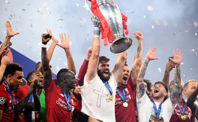 Liverpool conquista sexto título e se torna o terceiro maior