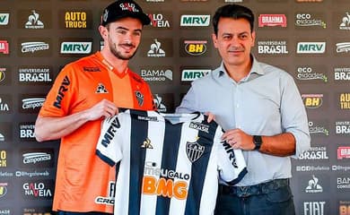 Santos assina pré-contrato com lateral-esquerdo do Vasco - Lance!