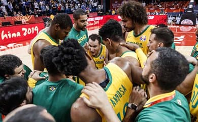 Brasil vence Porto Rico no basquete e enfrentará a Venezuela na