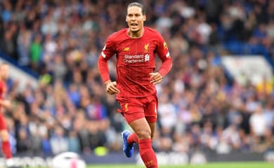 Doentes por Futebol - Por isso ele é o melhor zagueiro do mundo. Van Dijk  não se desconcentra jamais.