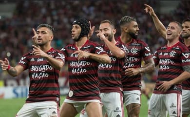 Dono do cãozinho Doze ganha ingresso para assistir jogo do Flamengo