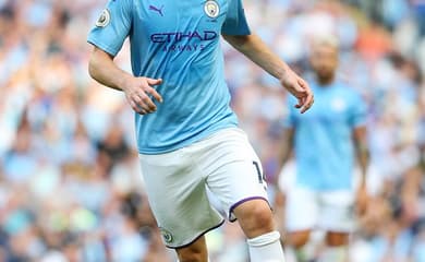 Dois jogadores do Manchester City são diagnosticados com Covid-19