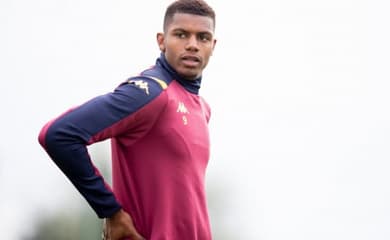 Conheça Wesley Moraes, atacante do Aston Villa convocado por Tite