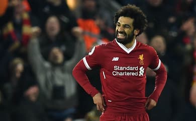 Salah diz que quer ficar no Liverpool, mas deixa futuro em aberto