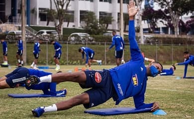 Jogador do Flamengo é afastado de seleção após suspeita de Covid-19, Internacional