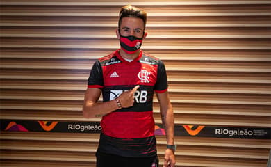 Flamengo vai à Europa para fechar a contratação do lateral-direito Isla -  Lance!