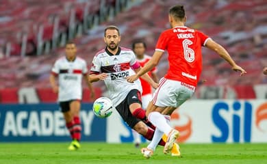 Veja a provável escalação do Flamengo para o jogo contra o Internacional  pelo Brasileirão