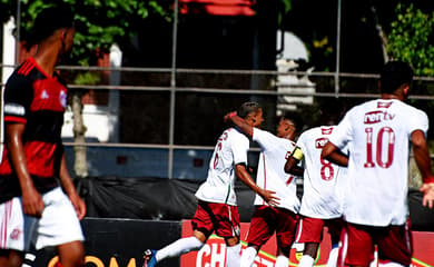 Flamengo e Seleção Brasileira sub-17 vencem com lances polêmicos