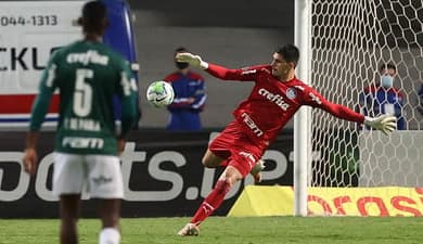 Em jogo com dois pênaltis, Athletico e Palmeiras empatam pelo