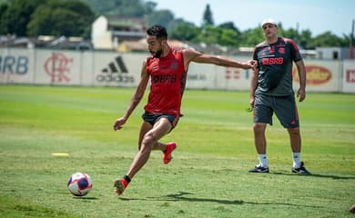 Flamengo vai à Europa para fechar a contratação do lateral-direito Isla -  Lance!