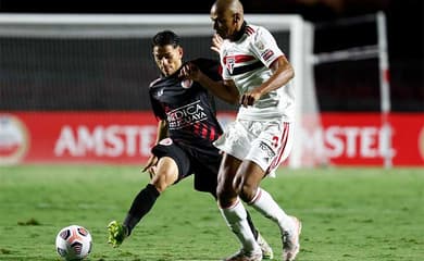 São Paulo x Grêmio: prováveis escalações, desfalques e onde assistir -  Lance!