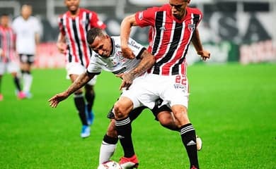 São Paulo sai na frente, Corinthians busca empate e lidera o