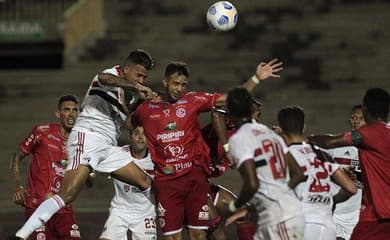 São Paulo x Grêmio: prováveis escalações, desfalques e onde assistir -  Lance!