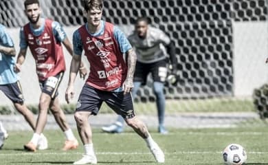 Santos acerta salários e encaminha contratação de Bryan Angulo