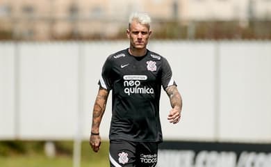 Saiba se Róger Guedes vai sair do Corinthians - Lance!