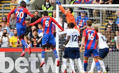 Tottenham vence Crystal Palace em primeiro jogo no novo estádio em