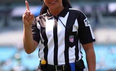 Pela primeira vez na história, jogo da NFL terá uma equipe de arbitragem  100% negra, futebol americano