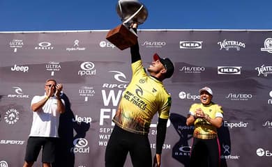 gabriel medina é tricampeão mundial!