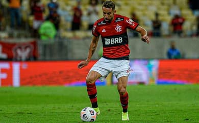 Depois de Isla, Flamengo pensa em mais um lateral