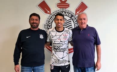 Corinthians acerta renovação de jovem atacante que integra o