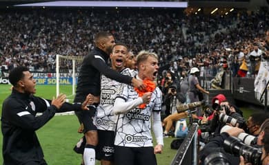 Saiba se Róger Guedes vai sair do Corinthians - Lance!