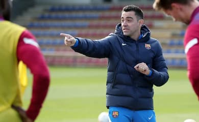 Espanhóis falam de situação limite para Xavi no Barcelona