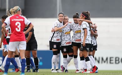 Corinthians goleia Juventus pelo Paulista Feminino mesmo já classificado  para semifinal