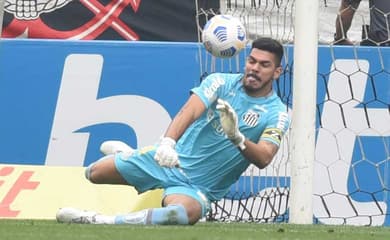 João Paulo está entre os goleiros com mais defesas no Brasileirão –  Santistas