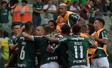 Corinthians faz goleada histórica contra o Palmeiras e vai à final