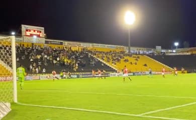 Santos leva virada, mas busca empate contra o Novorizontino em jogo de 6  gols