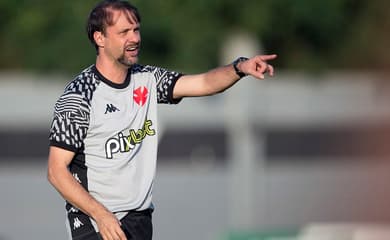 CRB tem oito jogadores e treinador com passagem pelo Vitória
