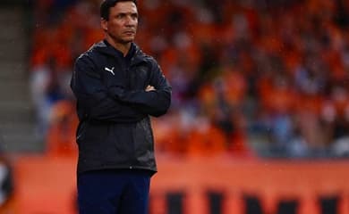 O Cruzeiro contratou o técnico Zé Ricardo, que foi recentemente rebaixado  para a segunda divisão do Japão