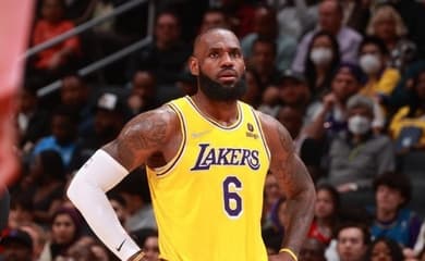 LeBron renova contrato com Lakers por cerca de R$ 445 milhões