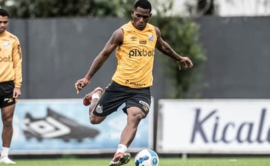 Santos acerta base contratual com Bryan Angulo, que negocia