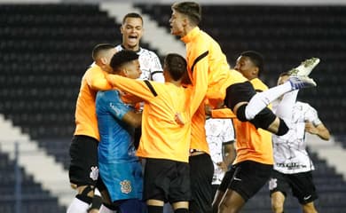 Corinthians vence o Flamengo e consegue a vantagem na semifinal do  Brasileiro