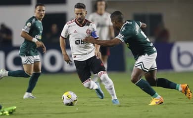 Flamengo e Fluminense fazem clássico de tempos distintos e empatam