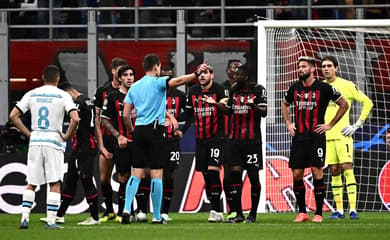 Histórico! Em jogo de oito gols, Chelsea arranca empate contra o