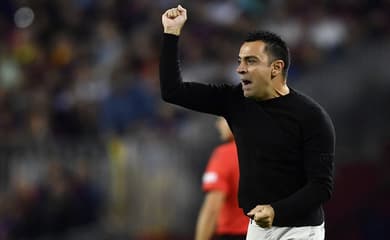 Espanhóis falam de situação limite para Xavi no Barcelona