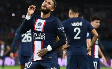 PSG goleia o Olympique em clássico e assume terceira posição