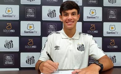 Santos assina pré-contrato com lateral-esquerdo do Vasco - Lance!