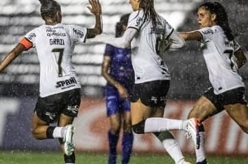 Corinthians goleia o São Paulo e é campeão do Paulistão Feminino - Lance!