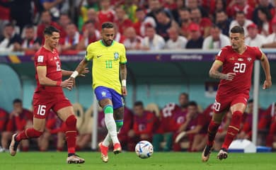 Políticos desejam sorte ao Brasil por estreia na Copa do Mundo