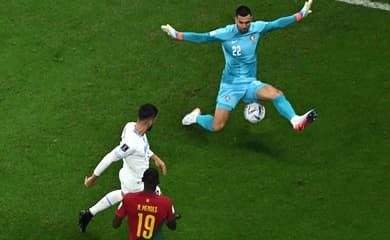 Isso não vai nos definir', diz treinador do Uruguai sobre empate na estreia  da Copa - Lance!