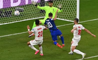 Estados Unidos vencem o 'rival' Irã e se garantem nas oitavas de final da  Copa do Mundo